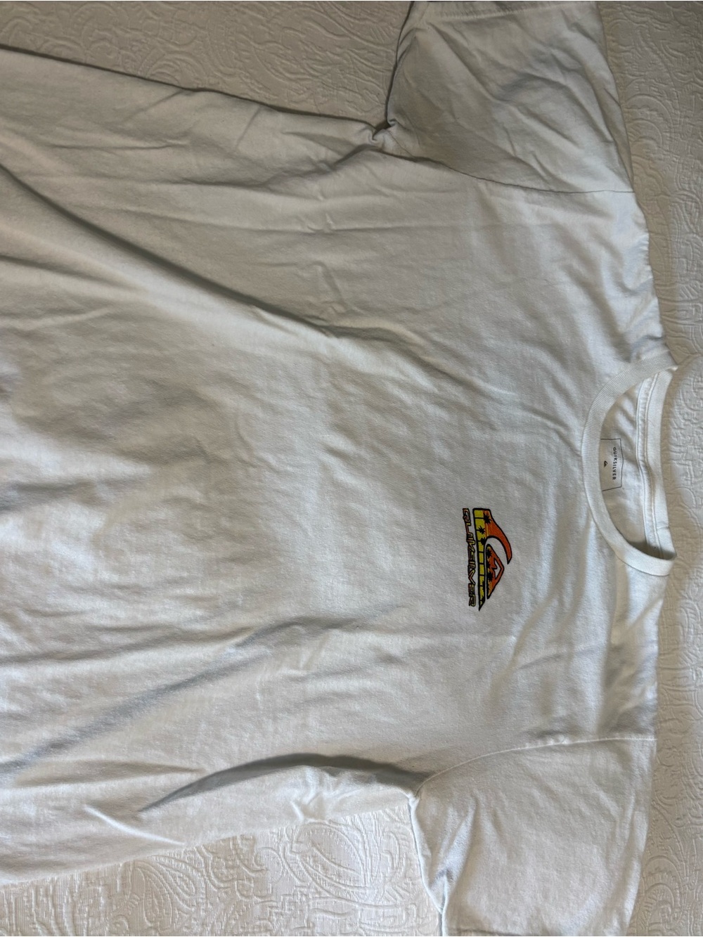 Vintage Quiksilver White Graphic Short-Sleeve Men's Tee